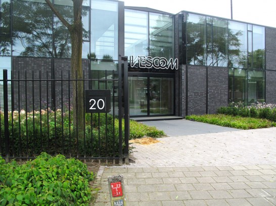 vescom lichtreclame doosletter zwevend object metalen letters
