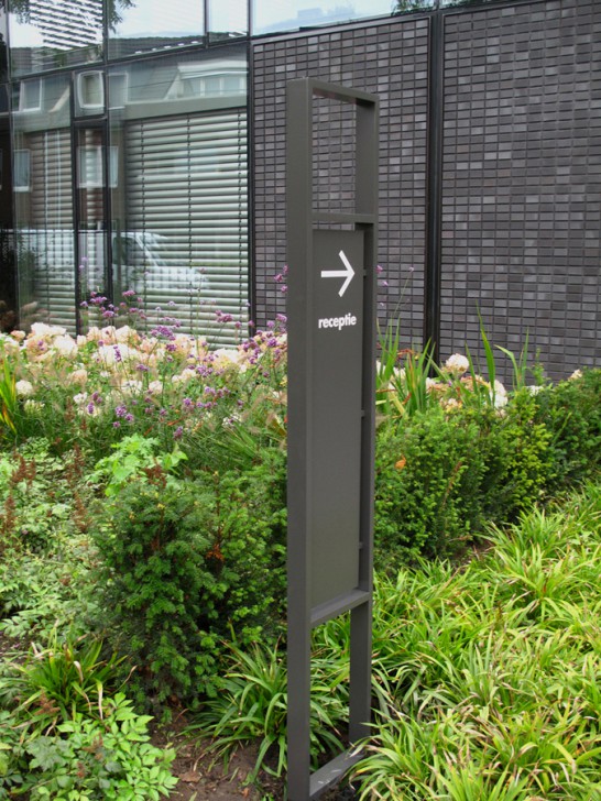 vescom lichtreclame doosletter zwevend object metalen letters